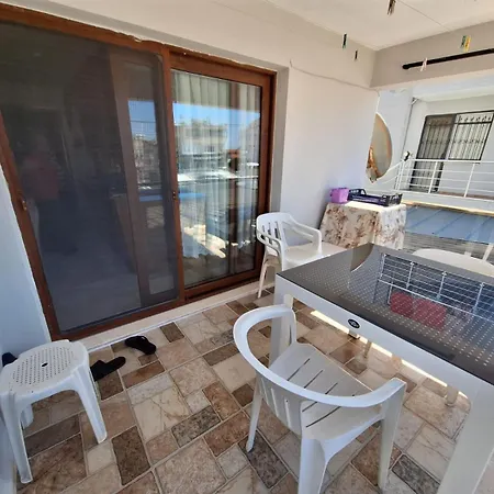 Apartment Sahil Yakini